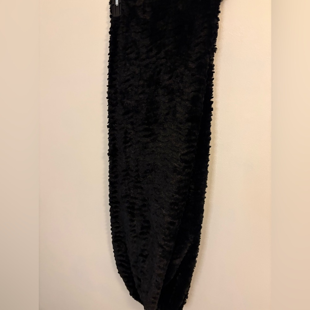 Fluffy Scarf in Black